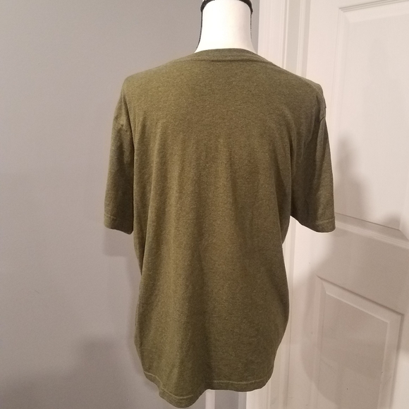 ARMY GREEN OLD NAVY GRAPHIC TSHIRT. MEN'S SIZE MED. UNISEX TEE. NBW. - Picture 5 of 6
